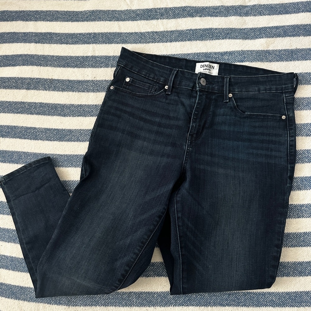 Levi's Women's Dark Blue Skinny Jeans